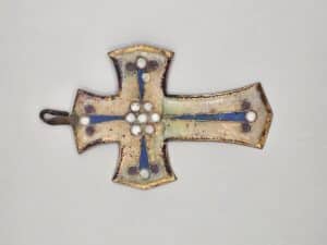 Kruis geëmailleerd